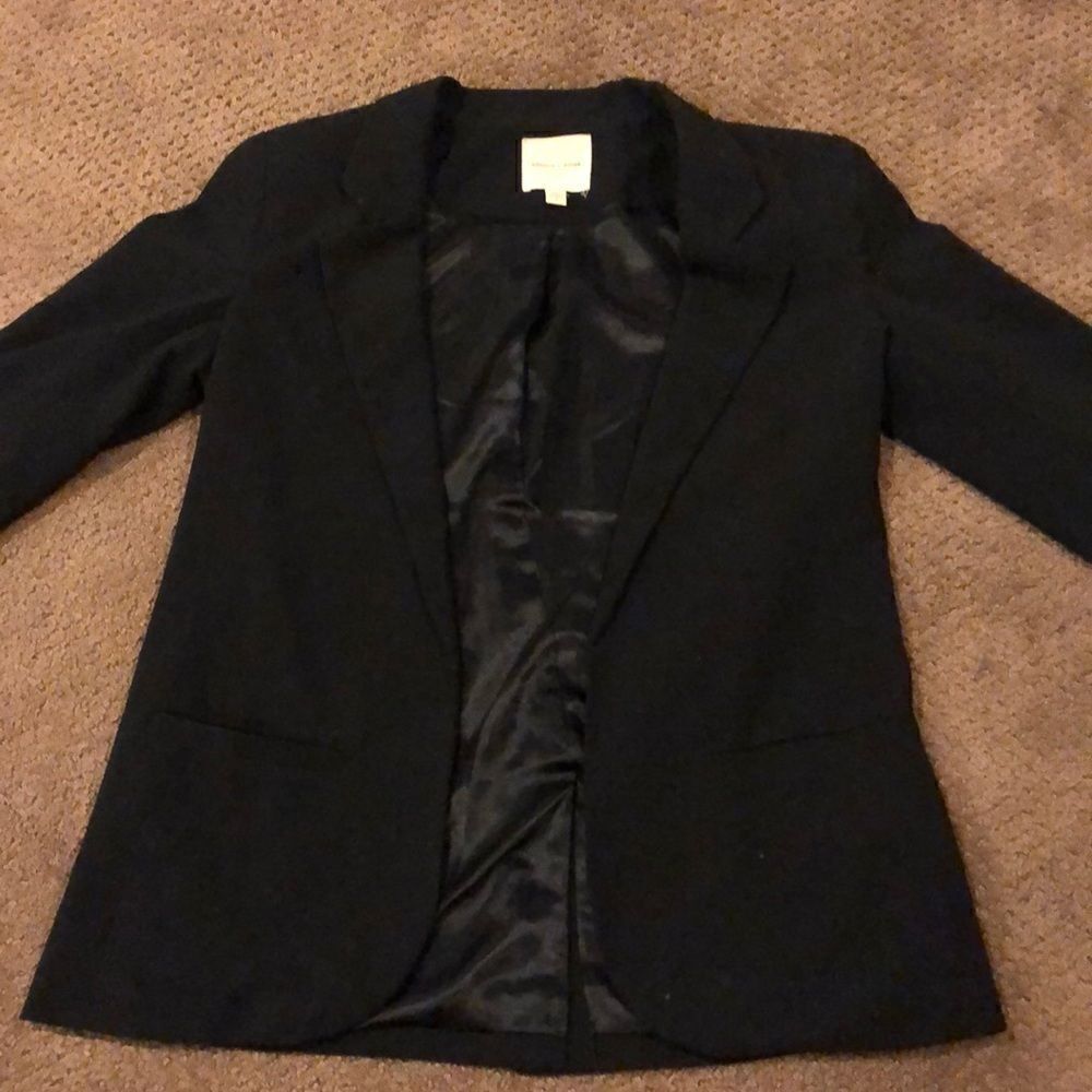 Silence & Noise Black No Button Blazer